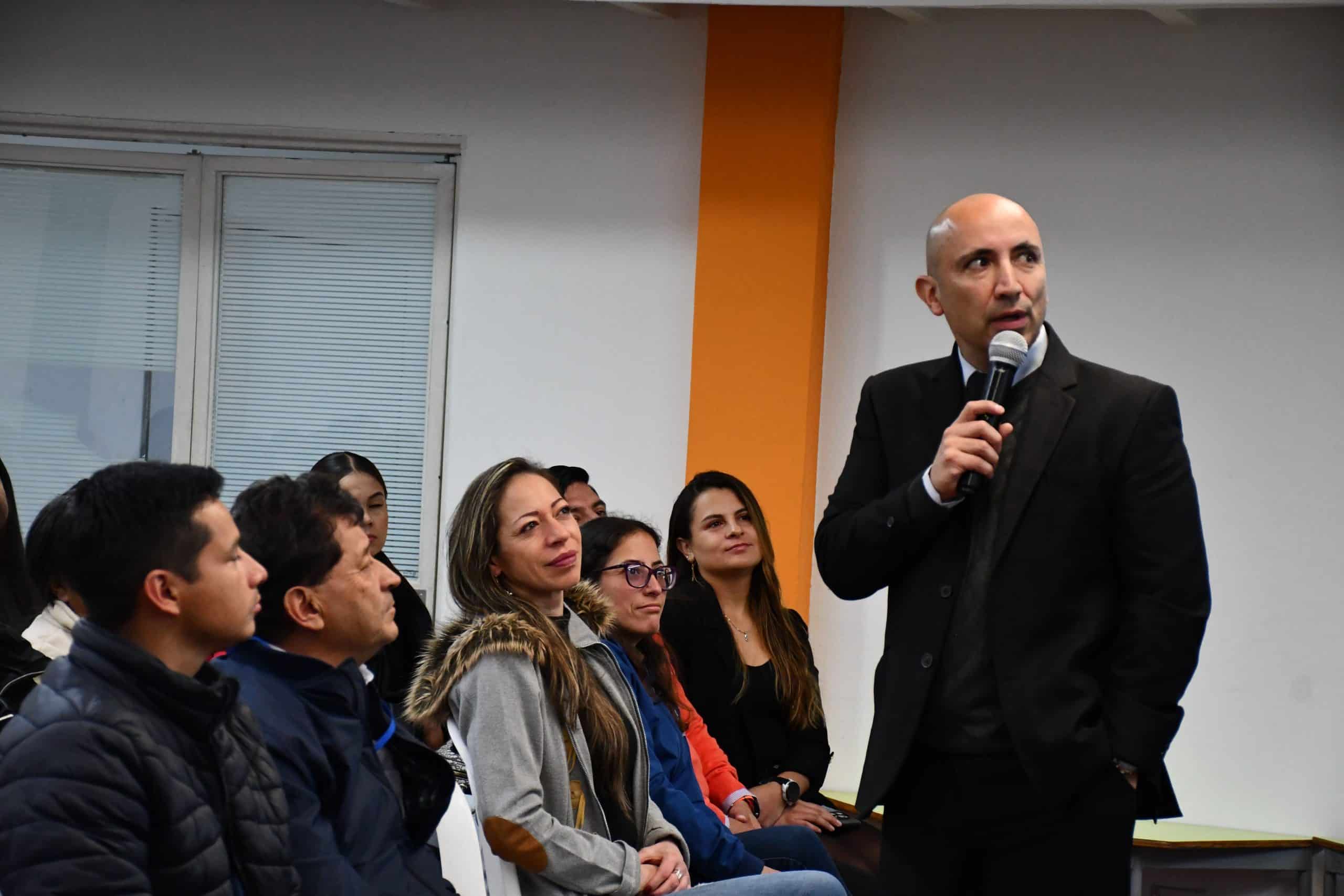 Escuela de Padres: Creciendo en Familia