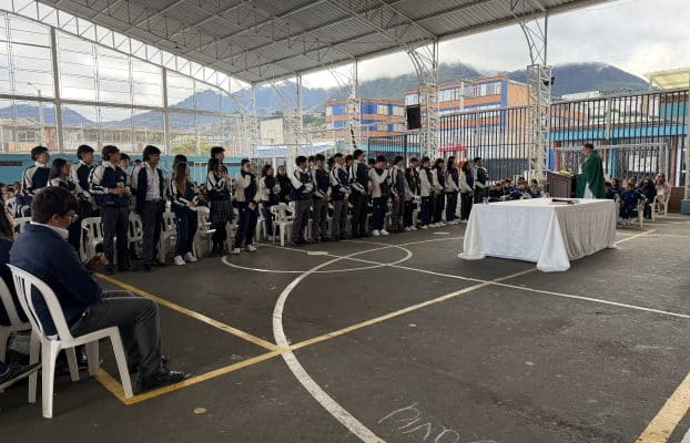 Grado 11, en las manos de Dios rumbo al ICFES