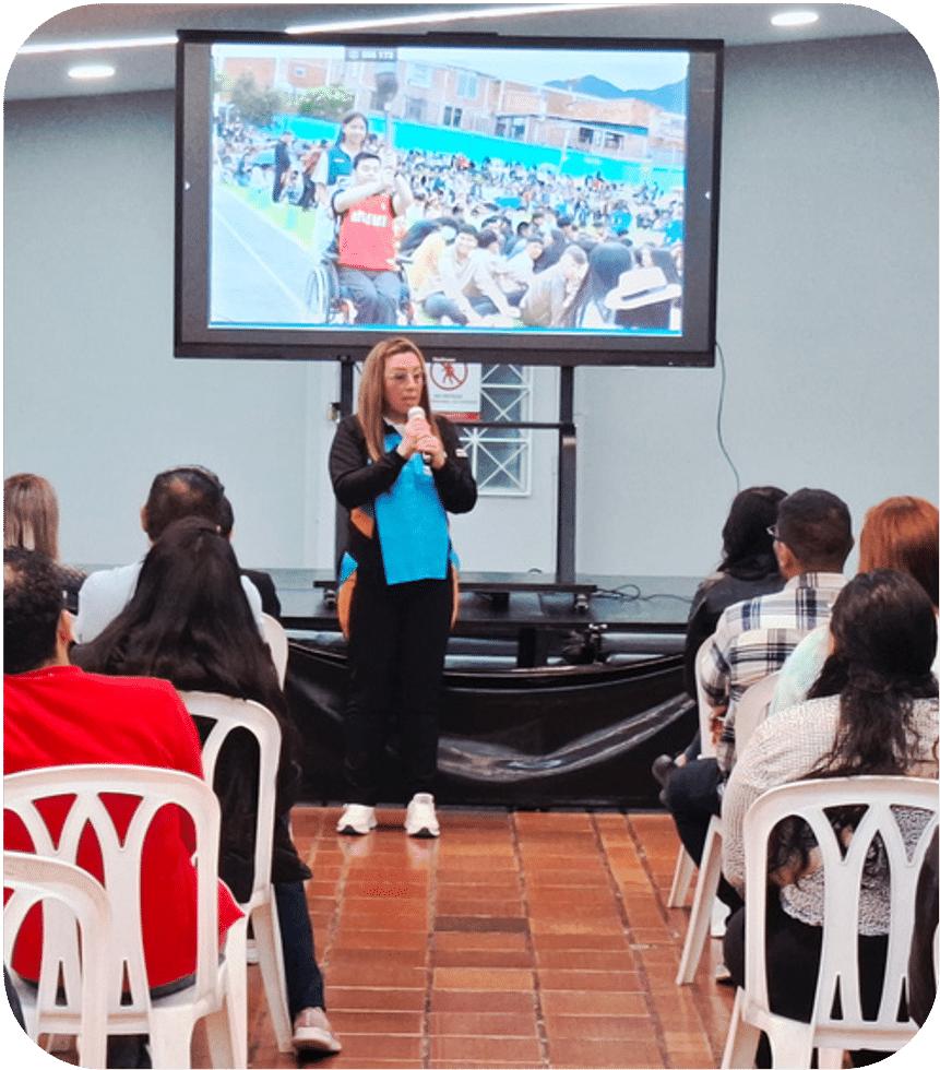 Charla a familias durante el Open Day
