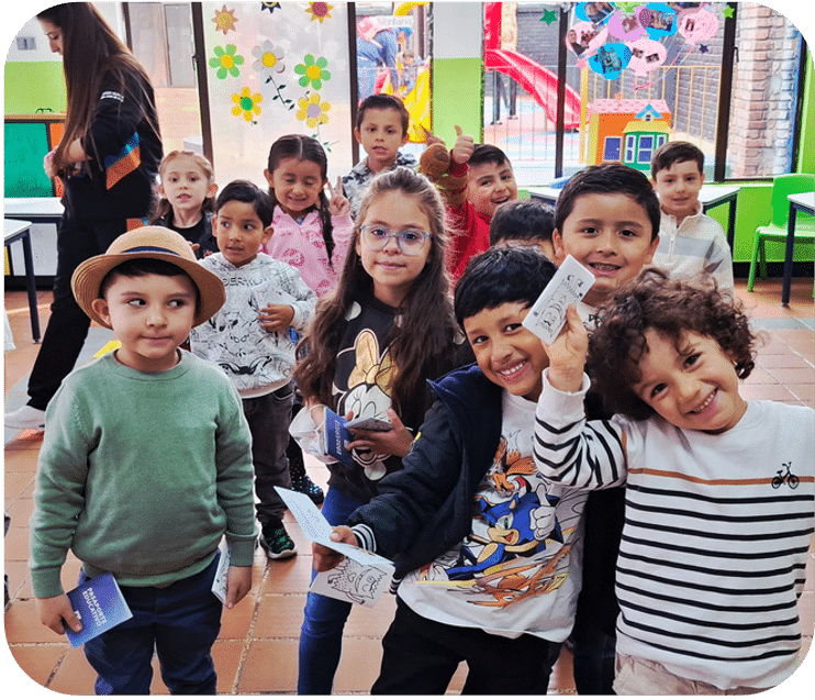 Niños participando en el Open Day